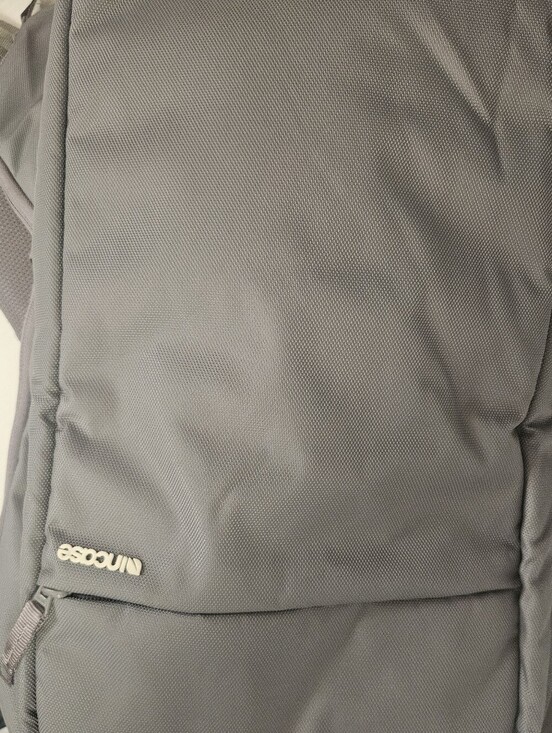 Incase ICON Backpack – Large Tech Backpack Laptop Tablet Phone pockets Gray main image 15